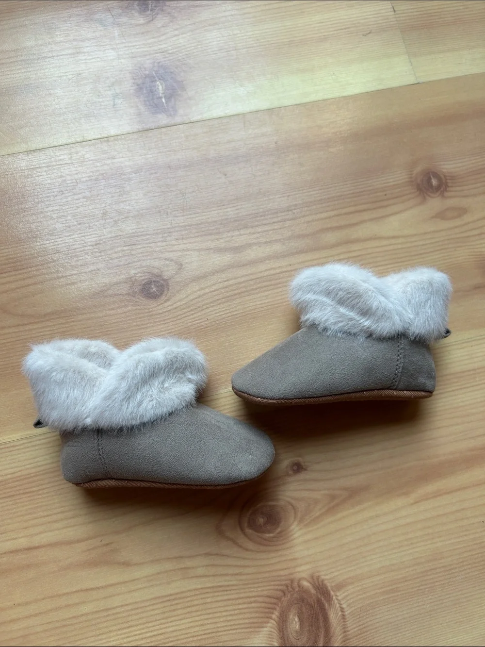 Old Navy Kids Taupe Faux-Fur Cuff Slip-On Slippers